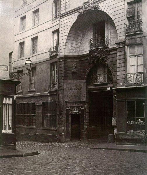 entrée de la cour du dragon 1868